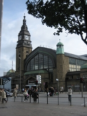 Hauptbahnhof Hamburg - 2.jpg